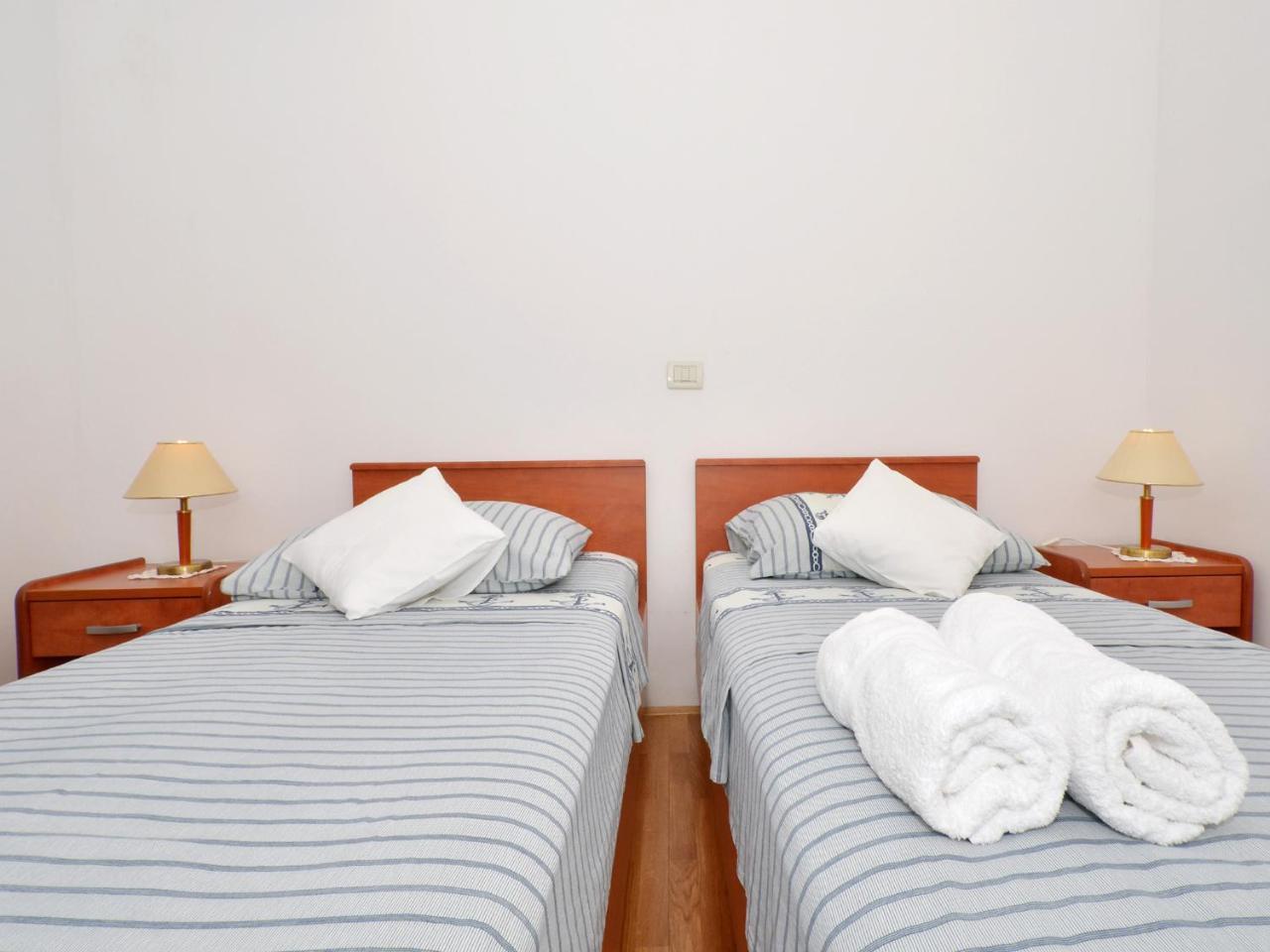 Apartments Nera Podstrana Exterior photo