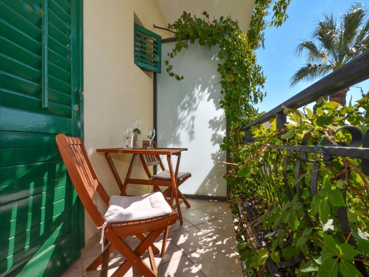Apartments Nera Podstrana Exterior photo
